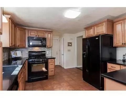 70 Labelle Dr, Springfield, MA 01129 photo 11
