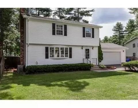 70 Labelle Dr, Springfield, MA 01129 photo 2
