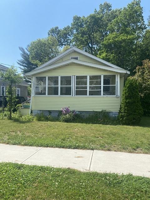 258 Jasper St, Springfield, MA 01109 photo 4