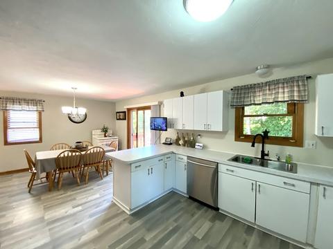 8 Lyndale Ave, Webster, MA 01570 photo 18