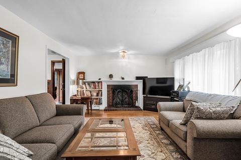 120 Parkerview St, Springfield, MA 01129 photo 5