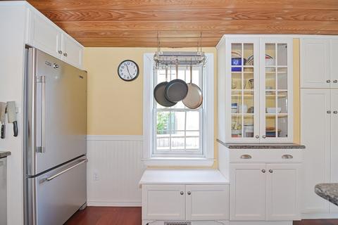 23 Barnard St, Marblehead, MA 01945 photo 14