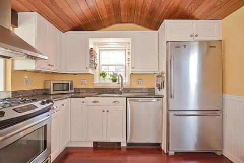 23 Barnard St, Marblehead, MA 01945 photo 15