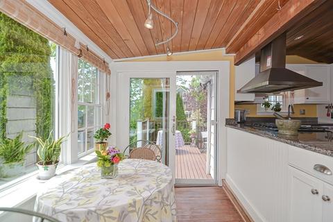 23 Barnard St, Marblehead, MA 01945 photo 17