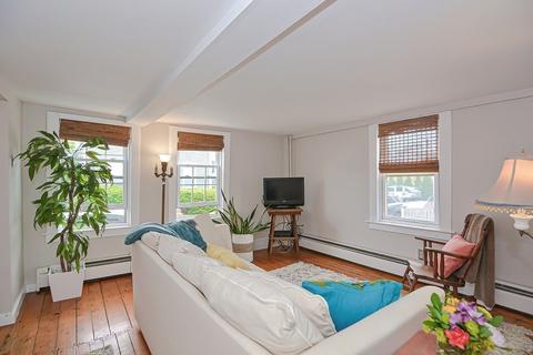 23 Barnard St, Marblehead, MA 01945 photo 5