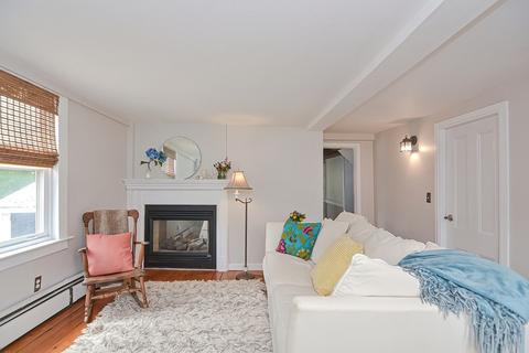 23 Barnard St, Marblehead, MA 01945 photo 3