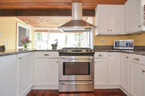 23 Barnard St, Marblehead, MA 01945 photo 16