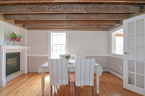 23 Barnard St, Marblehead, MA 01945 photo 8