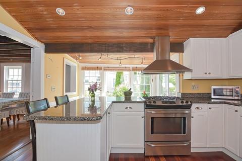 23 Barnard St, Marblehead, MA 01945 photo 13