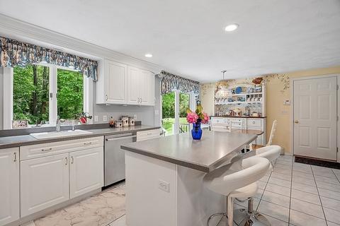 8 Currier Rd, Middleton, MA 01949 photo 9