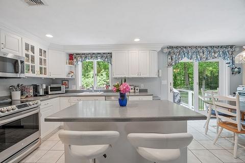 8 Currier Rd, Middleton, MA 01949 photo 10