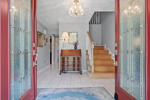8 Currier Rd, Middleton, MA 01949 photo 3