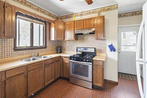 620 Hicks St, Fall River, MA 02724 photo 11