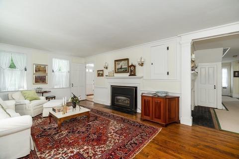 152 Leonard St, Gloucester, MA 01930 photo 4