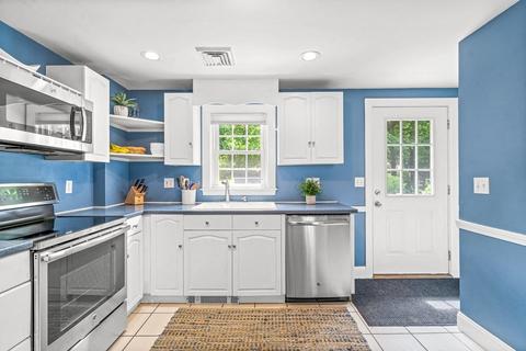 210 Lowell St, Reading, MA 01867 photo 5