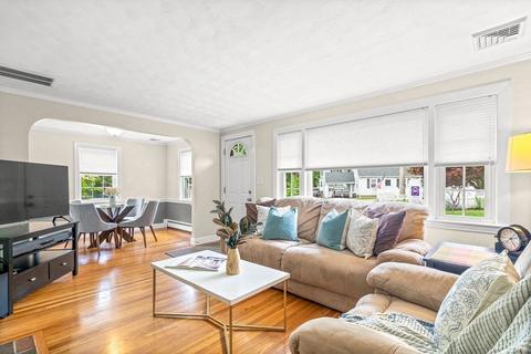 210 Lowell St, Reading, MA 01867 photo 12
