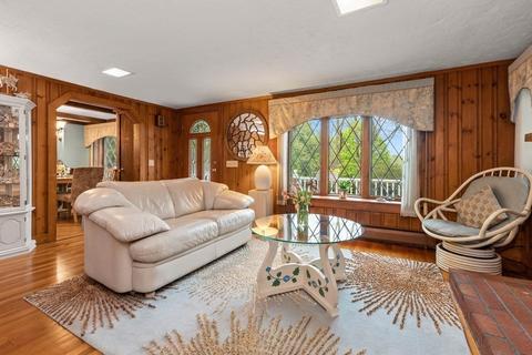 341 Locust St, Danvers, MA 01923 photo 8