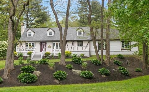 341 Locust St, Danvers, MA 01923 photo 1