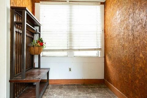306 Division St, Fall River, MA 02721 photo 4
