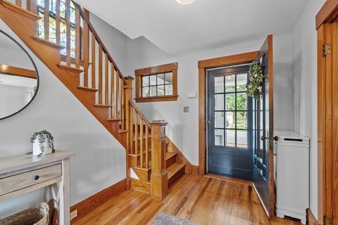 14 Brown St, Maynard, MA 01754 photo 2