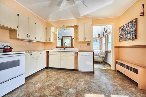 36 Clark St, Easthampton, MA 01027 photo 7
