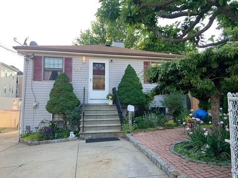 98 Johnson St, Fall River, MA 02723 photo 1