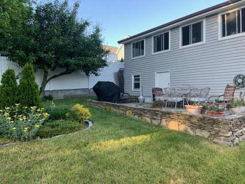 98 Johnson St, Fall River, MA 02723 photo 2