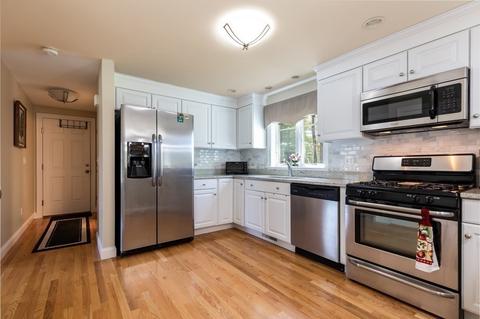 3 Dovetail Ln, Cotuit, MA 02635 photo 6