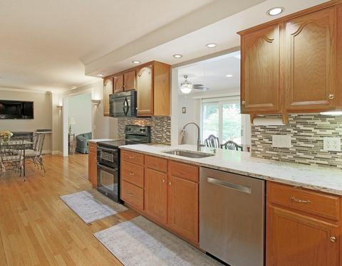 59 Forest St, Upton, MA 01568 photo 1