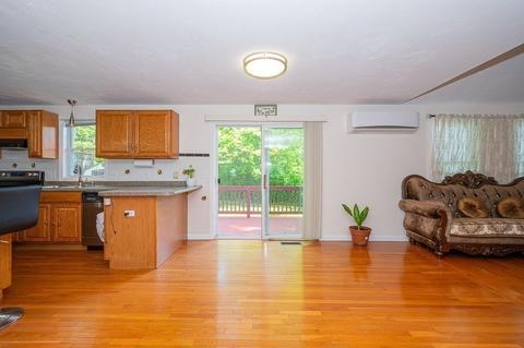 2 Weetamoe St, Worcester, MA 01602 photo 11