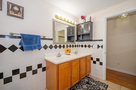 2 Weetamoe St, Worcester, MA 01602 photo 17