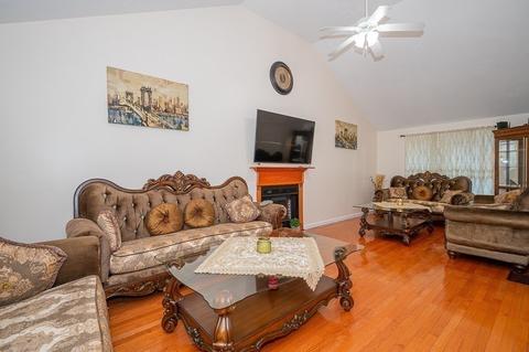 2 Weetamoe St, Worcester, MA 01602 photo 6