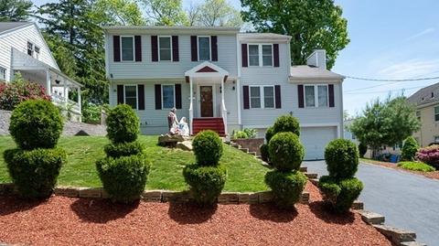 2 Weetamoe St, Worcester, MA 01602 photo 1