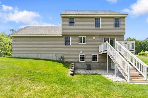 70 Fox Run Dr, Ayer, MA 01432 photo 2