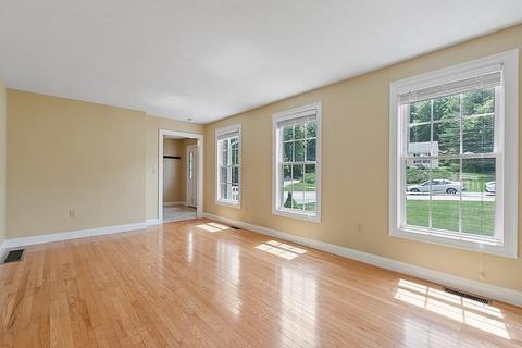 70 Fox Run Dr, Ayer, MA 01432 photo 7