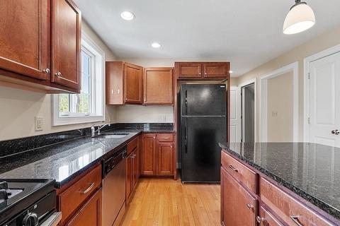 70 Fox Run Dr, Ayer, MA 01432 photo 11