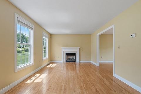 70 Fox Run Dr, Ayer, MA 01432 photo 6