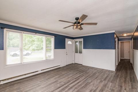 160 Vincent St, Springfield, MA 01129 photo 3
