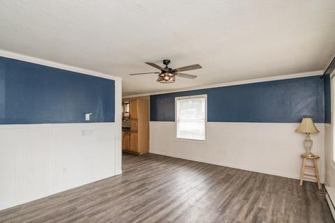 160 Vincent St, Springfield, MA 01129 photo 4