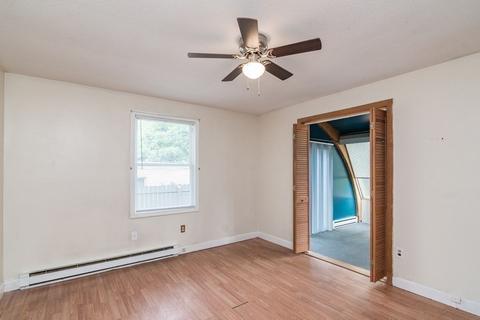 160 Vincent St, Springfield, MA 01129 photo 13