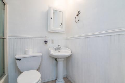 160 Vincent St, Springfield, MA 01129 photo 12