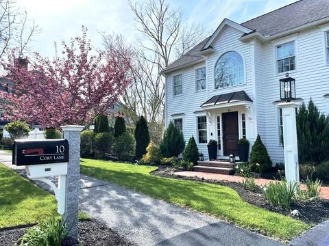 10 Cory Ln, Reading, MA 01867 photo 2