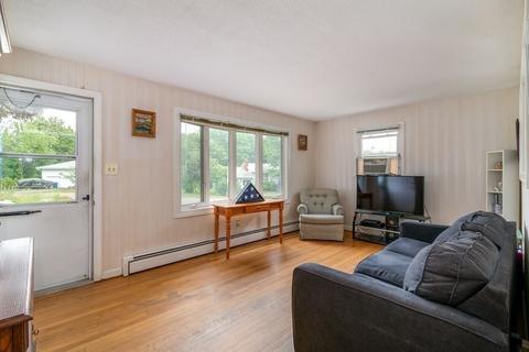 5 Thomas Rd, Lawrence, MA 01843 photo 4