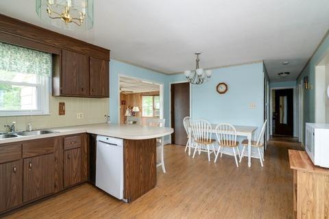 5 Thomas Rd, Lawrence, MA 01843 photo 2