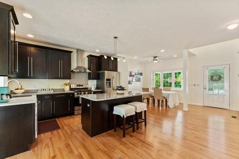 2 Soheili Cir, Worcester, MA 01602 photo 4