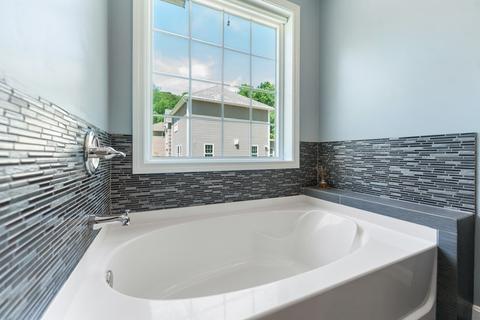 2 Soheili Cir, Worcester, MA 01602 photo 16