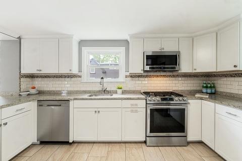 15 Messinger St, Canton, MA 02021 photo 8