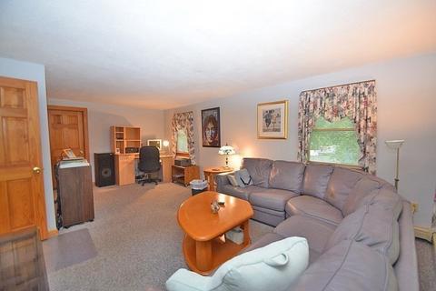 4 Darrell Dr, Randolph, MA 02368 photo 9