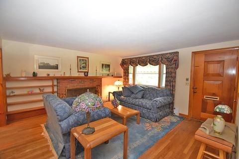 4 Darrell Dr, Randolph, MA 02368 photo 2