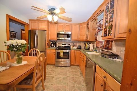 4 Darrell Dr, Randolph, MA 02368 photo 4